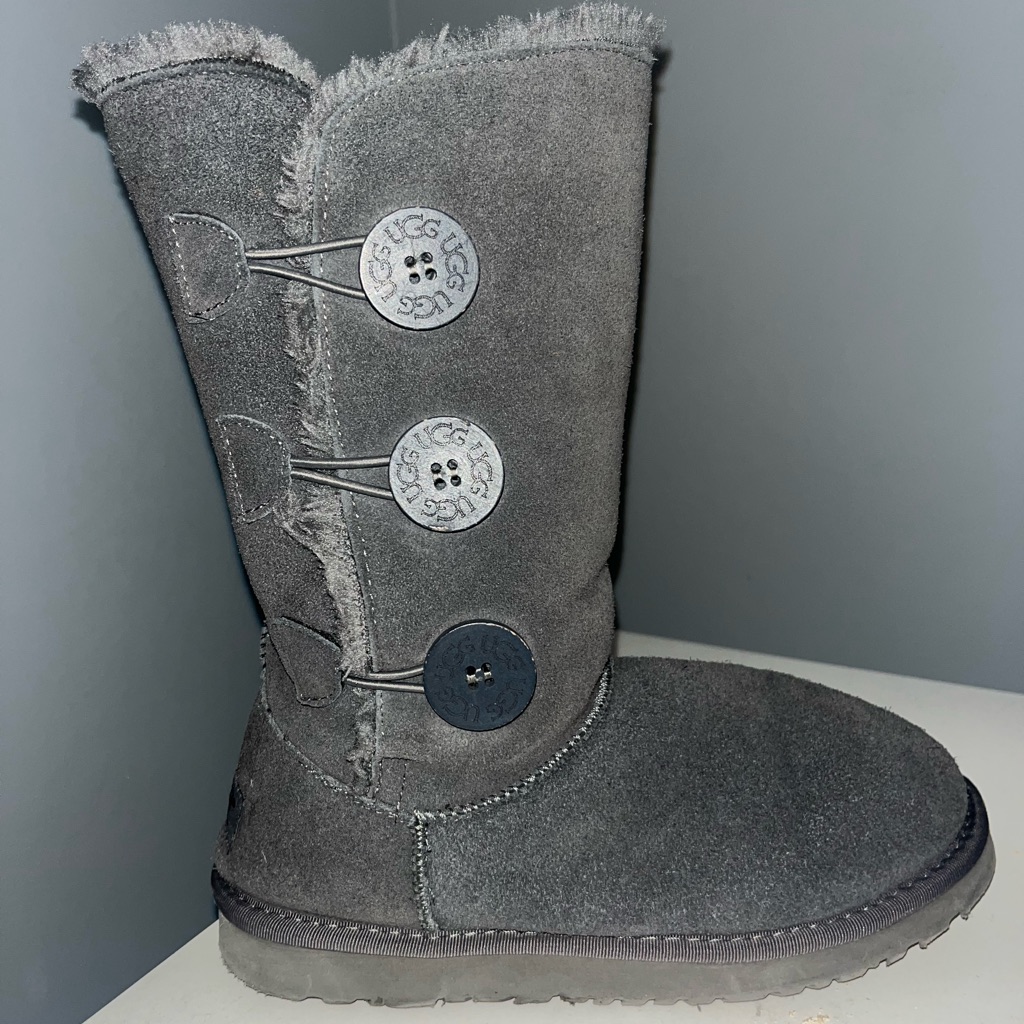 Ugg Gray Triple Bailey Boots Sz 7- Lightly Worn